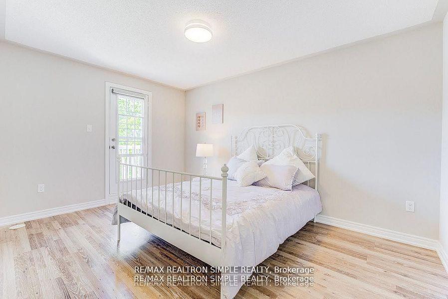Photo 16 of 120 Roy Grove Way, Markham, Greensborough — HOMEH