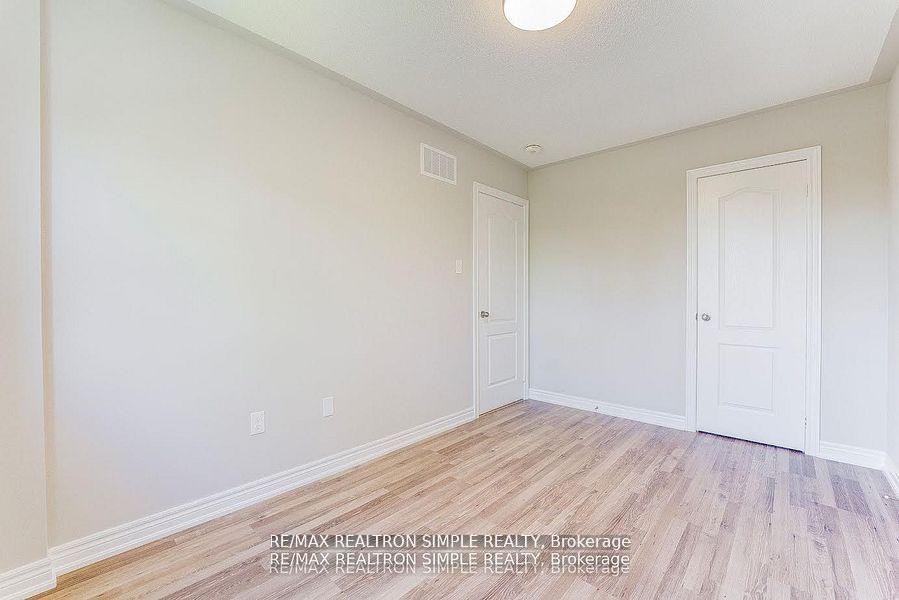 Photo 18 of 120 Roy Grove Way, Markham, Greensborough — HOMEH