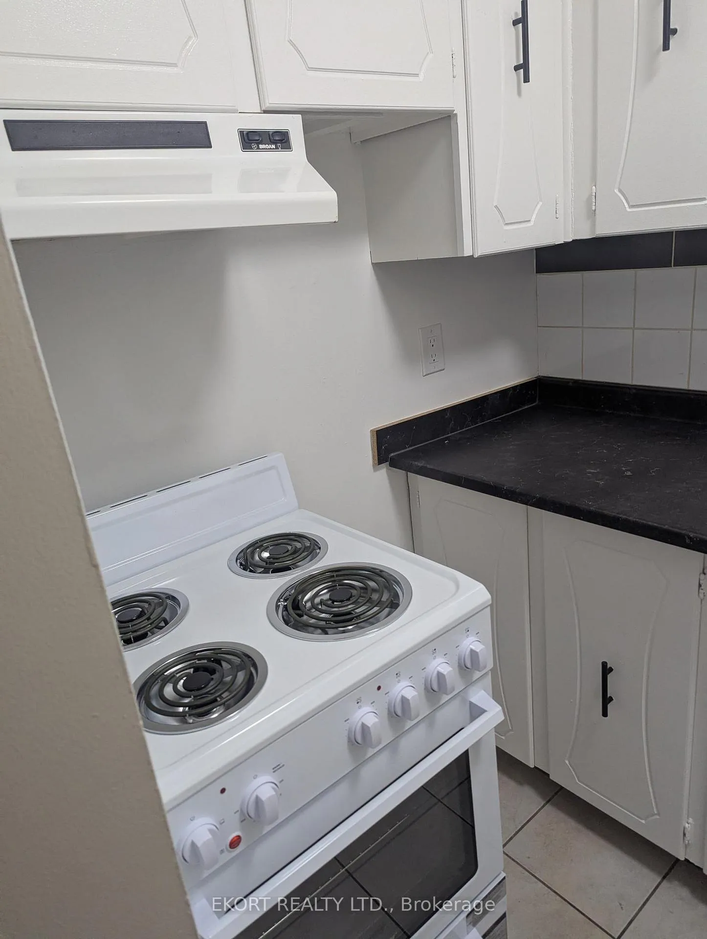 Photo 5 of Unit 104, 45 Cannifton Road, Belleville, Belleville Ward — HOMEH