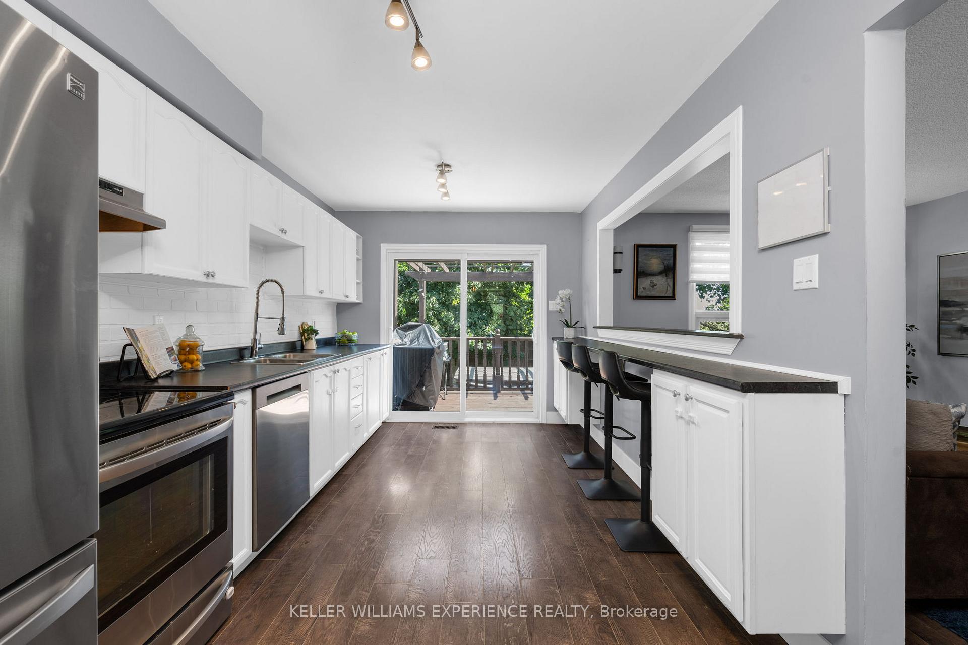 Photo 2 of 50 Rosenfeld Drive, Barrie, Grove East — HOMEH