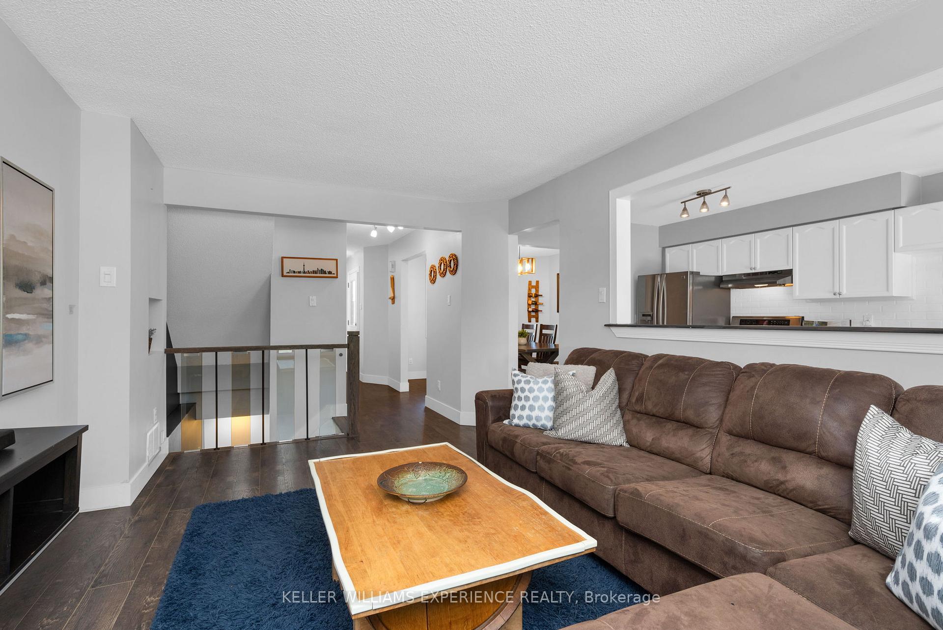 Photo 5 of 50 Rosenfeld Drive, Barrie, Grove East — HOMEH