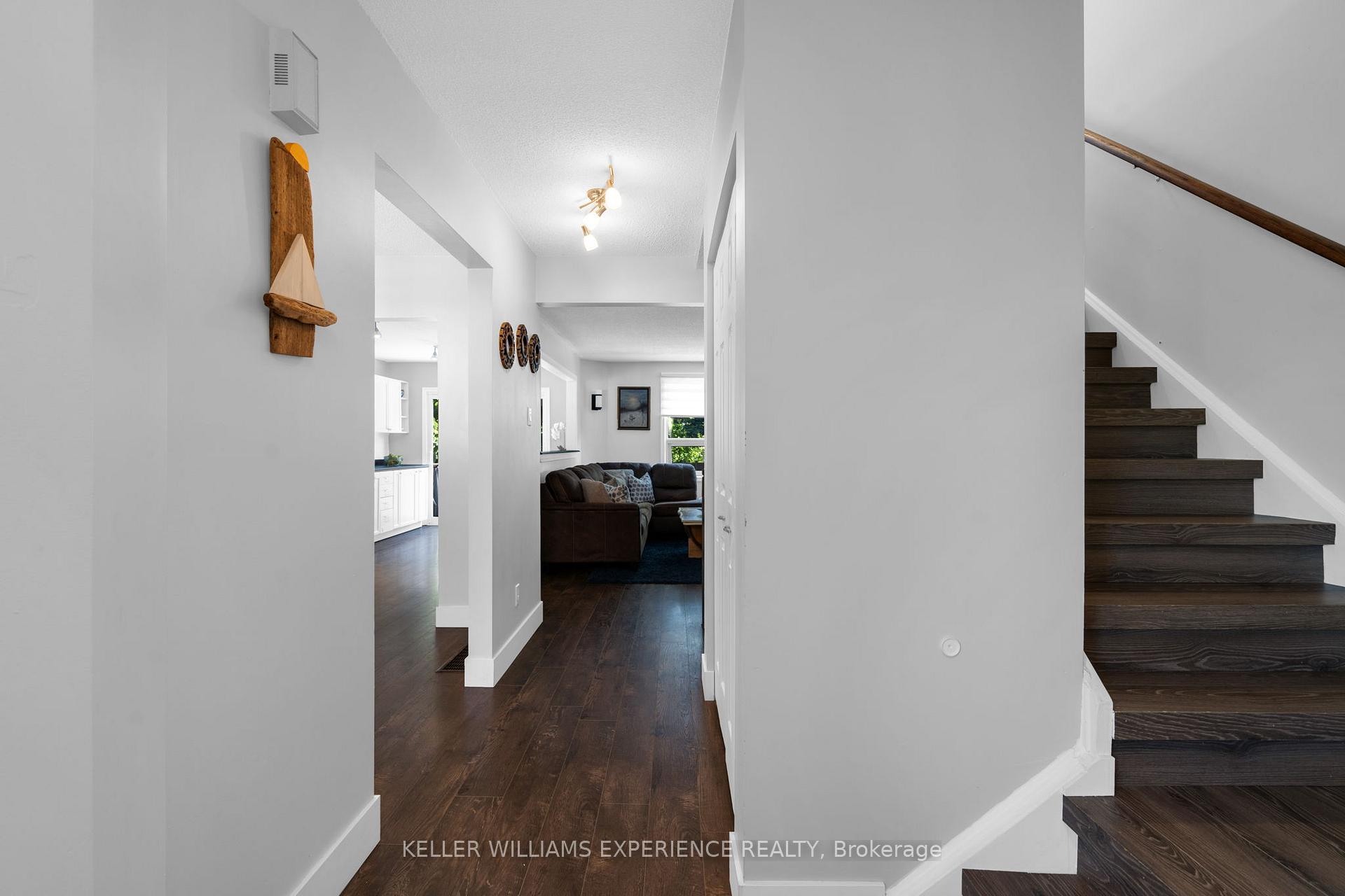 Photo 8 of 50 Rosenfeld Drive, Barrie, Grove East — HOMEH