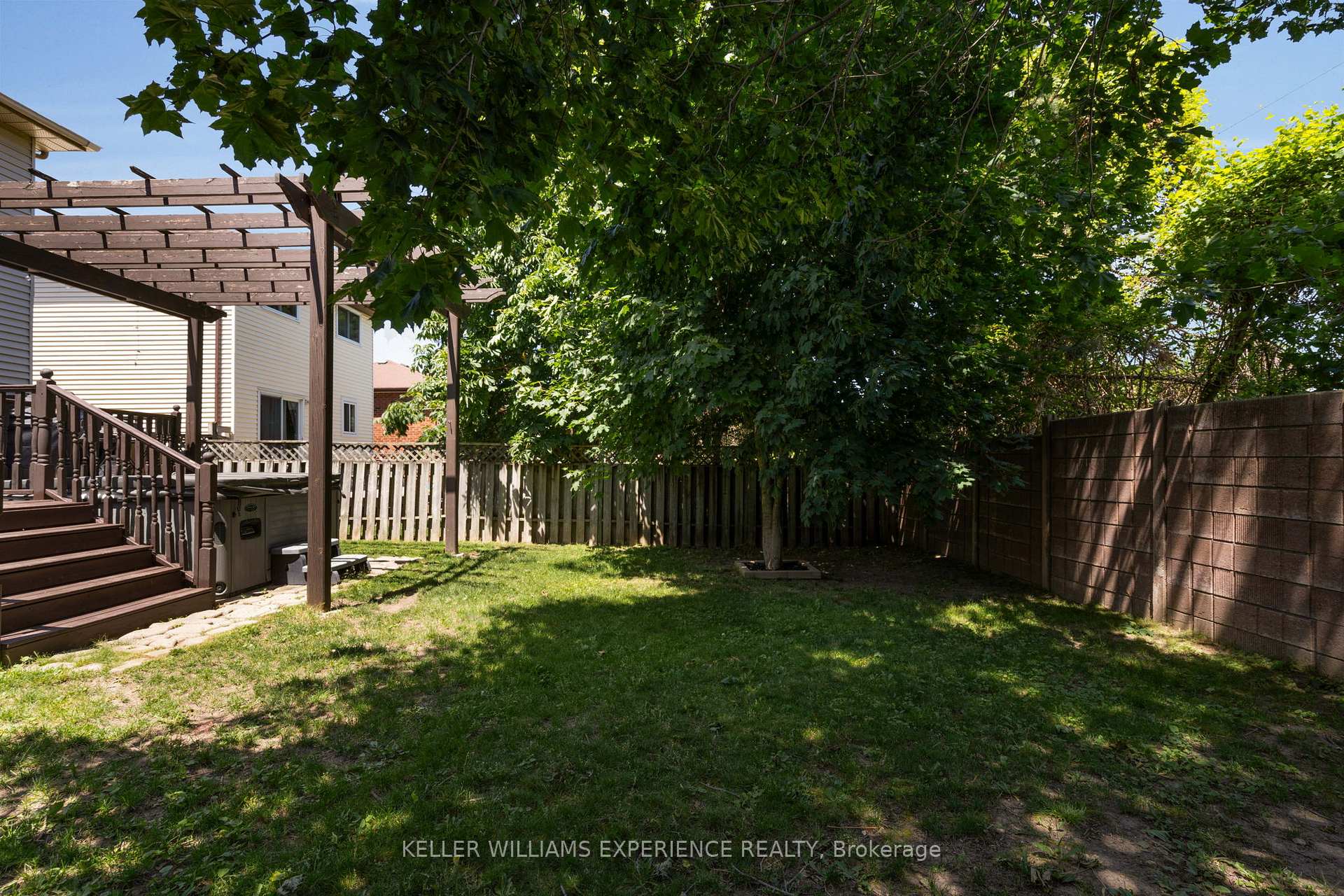 Photo 22 of 50 Rosenfeld Drive, Barrie, Grove East — HOMEH