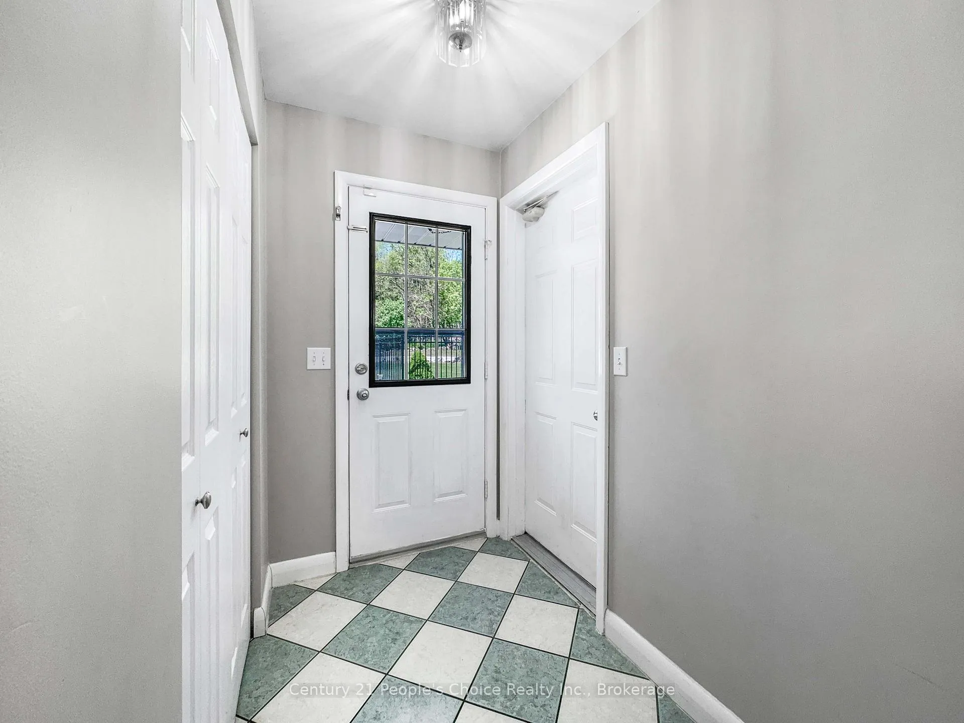 Photo 4 of 43 Pleasant Ridge Road, Brant, Brantford Twp — HOMEH