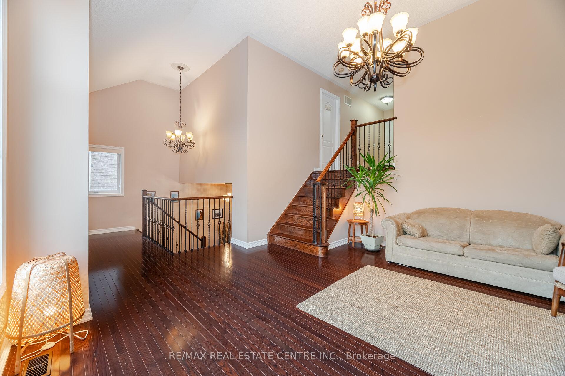 Photo 10 of 50 Learmont Avenue, Caledon, Rural Caledon — HOMEH