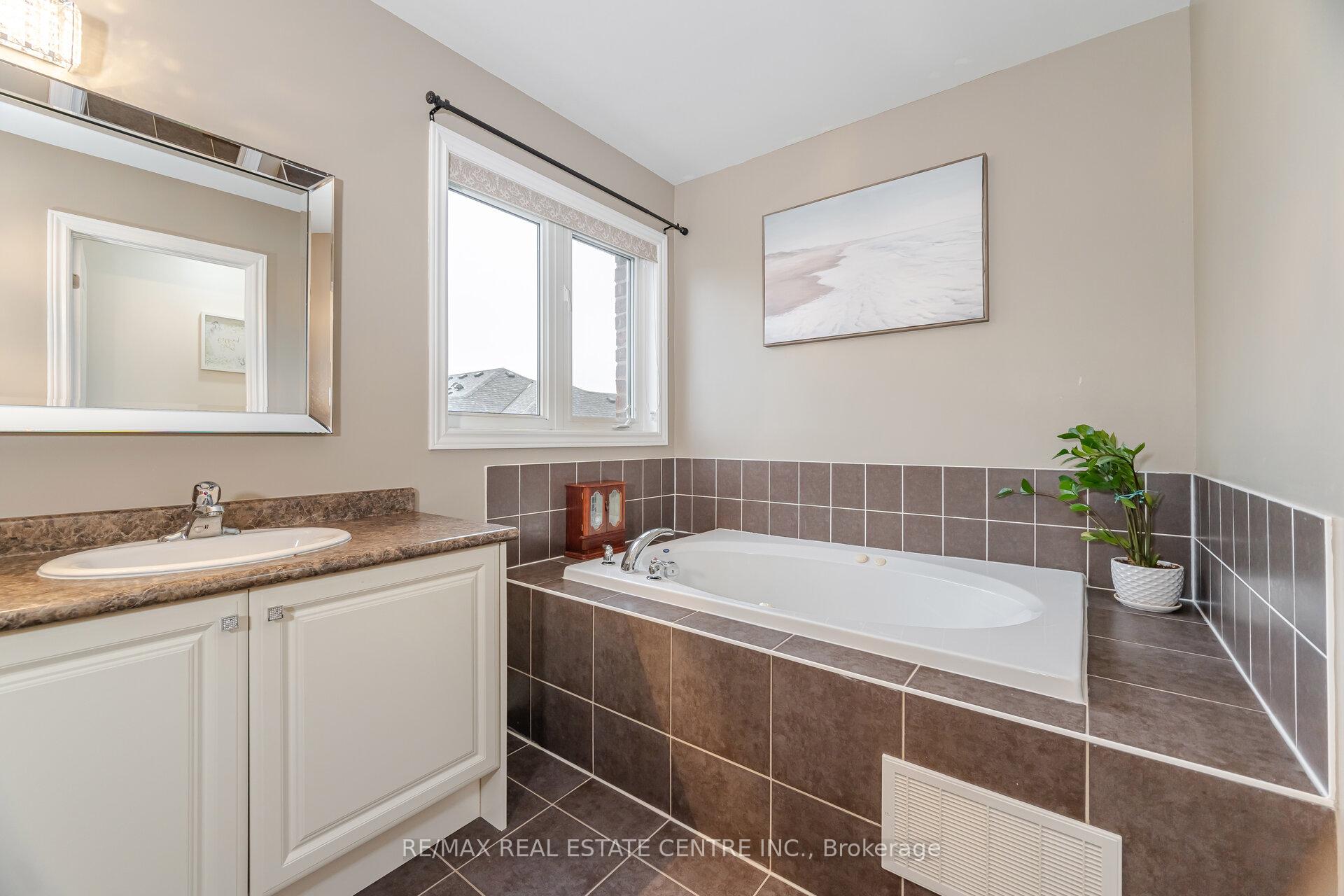 Photo 9 of 50 Learmont Avenue, Caledon, Rural Caledon — HOMEH