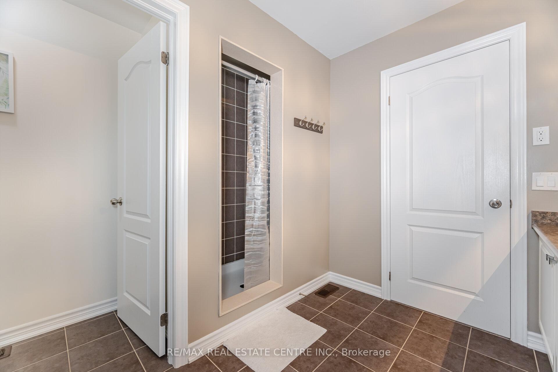 Photo 25 of 50 Learmont Avenue, Caledon, Rural Caledon — HOMEH