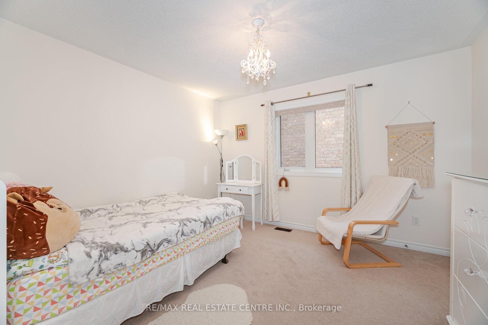 Photo 23 of 50 Learmont Avenue, Caledon, Rural Caledon — HOMEH