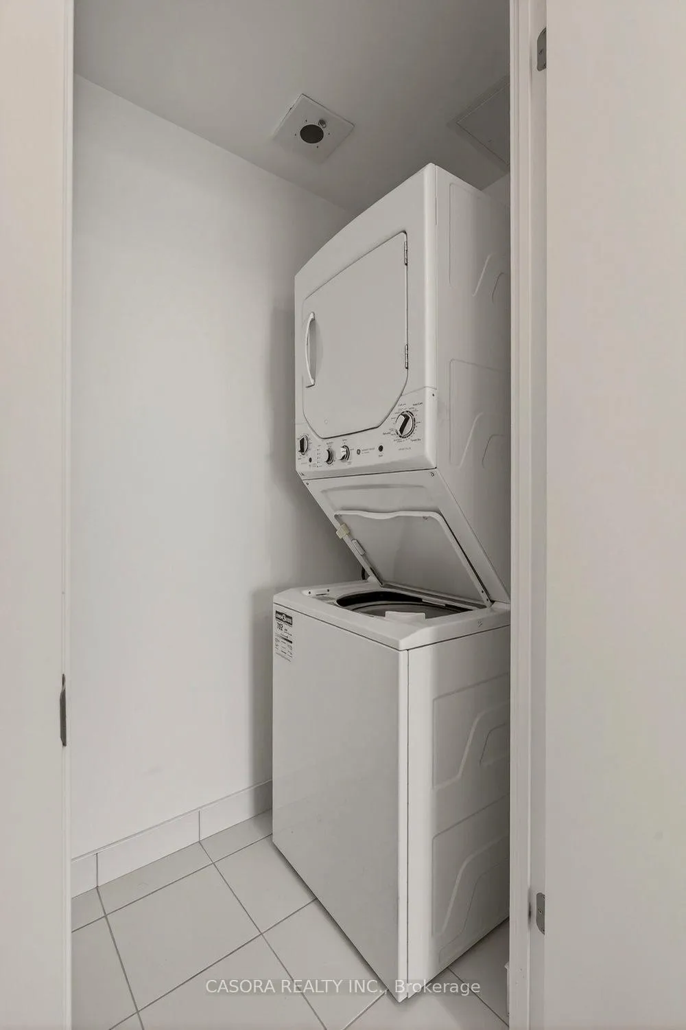 Photo 14 of Unit 1107, 550 North Service Road, Grimsby, Grimsby Beach — HOMEH