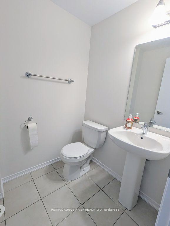 Photo 7 of 22 Jerome Way, Clarington, Bowmanville — HOMEH