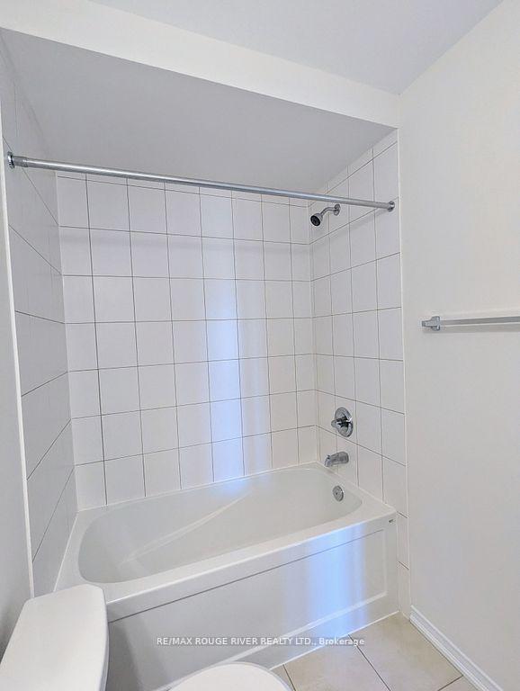 Photo 12 of 22 Jerome Way, Clarington, Bowmanville — HOMEH