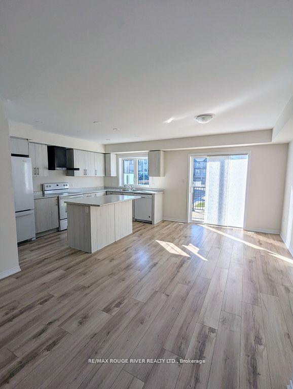 Photo 13 of 22 Jerome Way, Clarington, Bowmanville — HOMEH