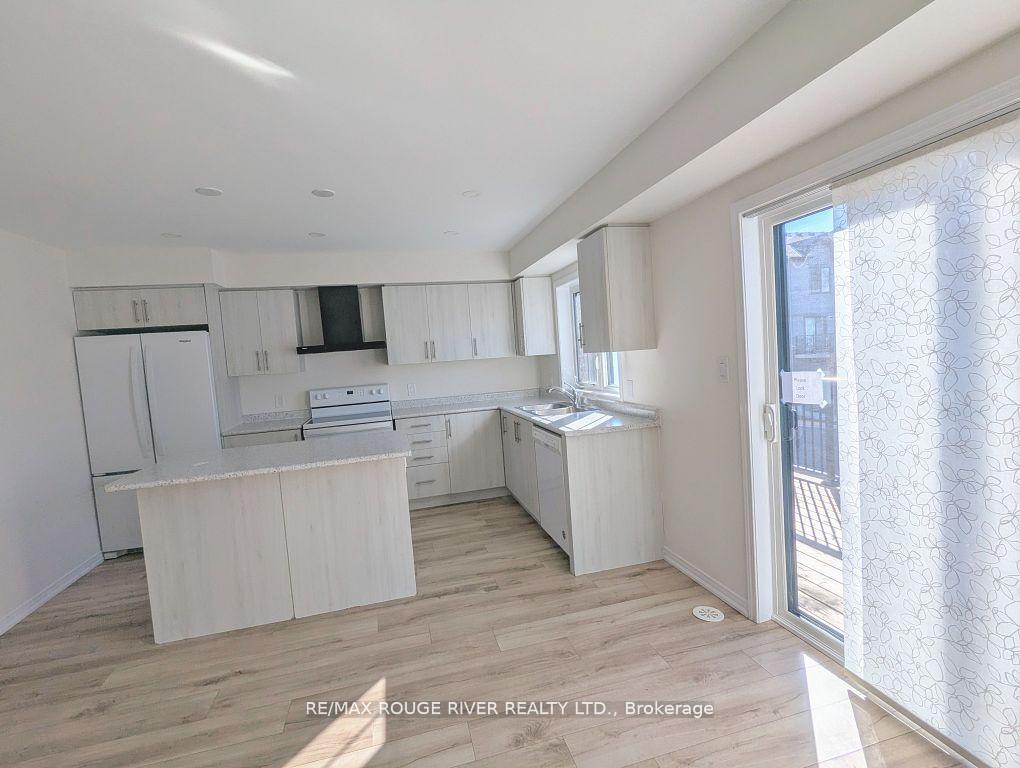 Photo 14 of 22 Jerome Way, Clarington, Bowmanville — HOMEH