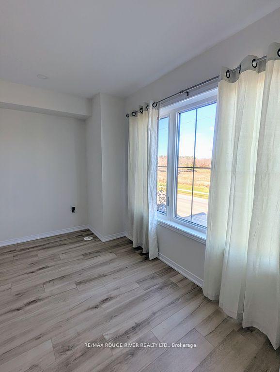 Photo 16 of 22 Jerome Way, Clarington, Bowmanville — HOMEH