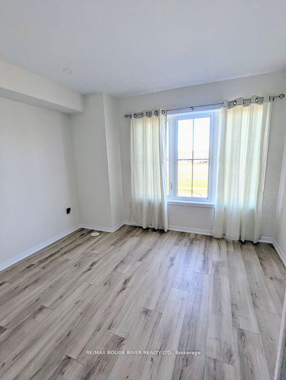 Photo 17 of 22 Jerome Way, Clarington, Bowmanville — HOMEH