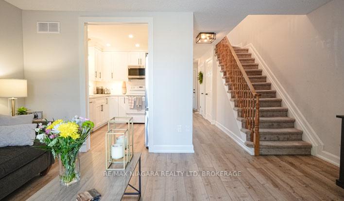 Photo 5 of Unit 15, 159 Canboro Road, Pelham, Fonthill — HOMEH