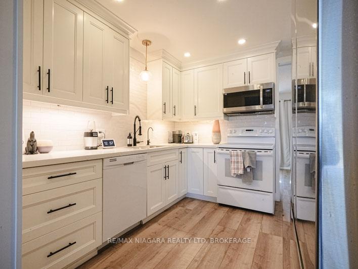 Photo 10 of Unit 15, 159 Canboro Road, Pelham, Fonthill — HOMEH