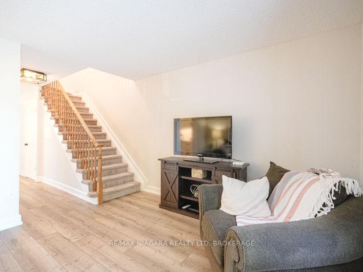 Photo 13 of Unit 15, 159 Canboro Road, Pelham, Fonthill — HOMEH