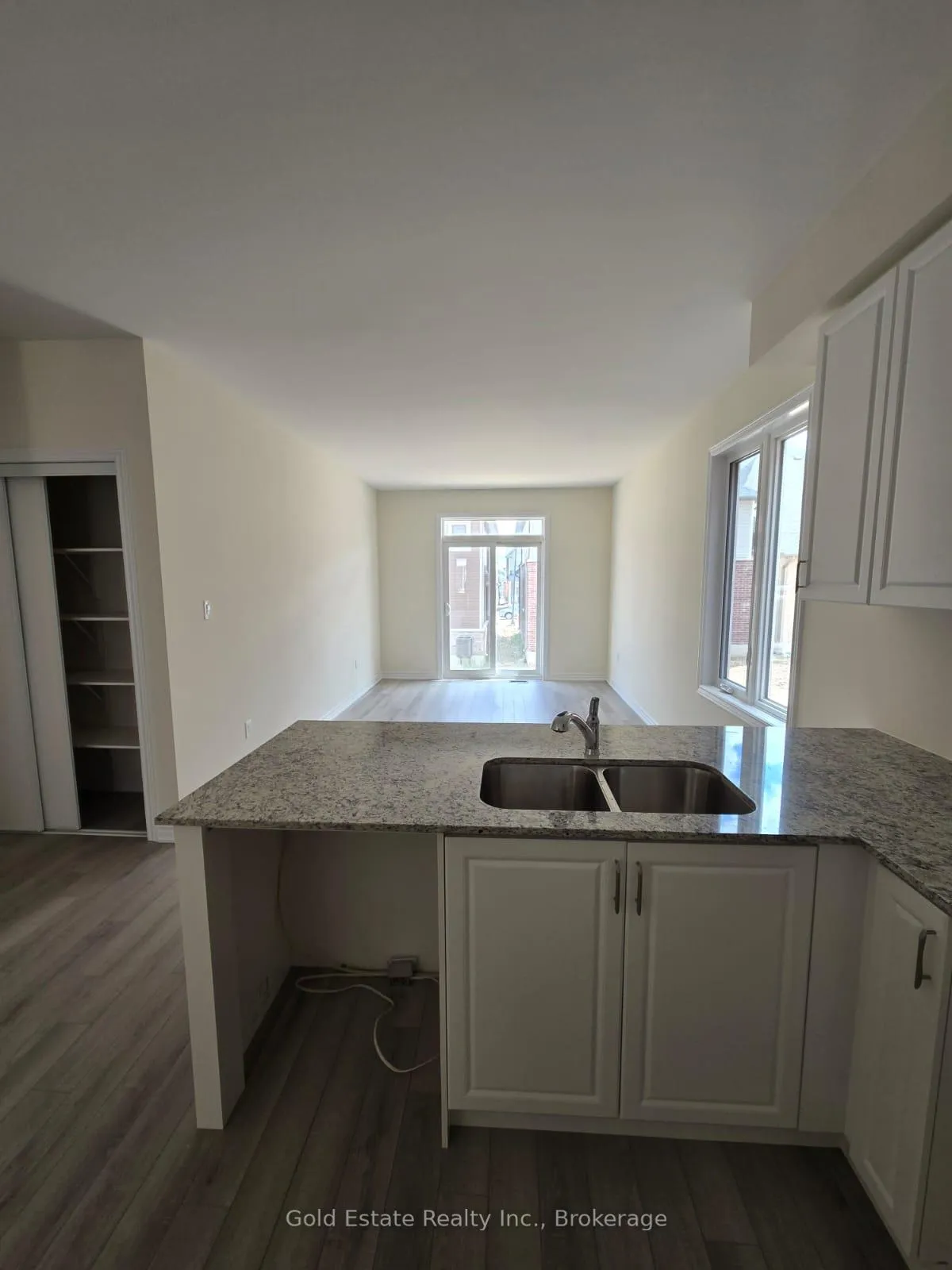 Photo 45 of 135 Mcgill Avenue, Kitchener, Mill Courtland Woodside Park — HOMEH
