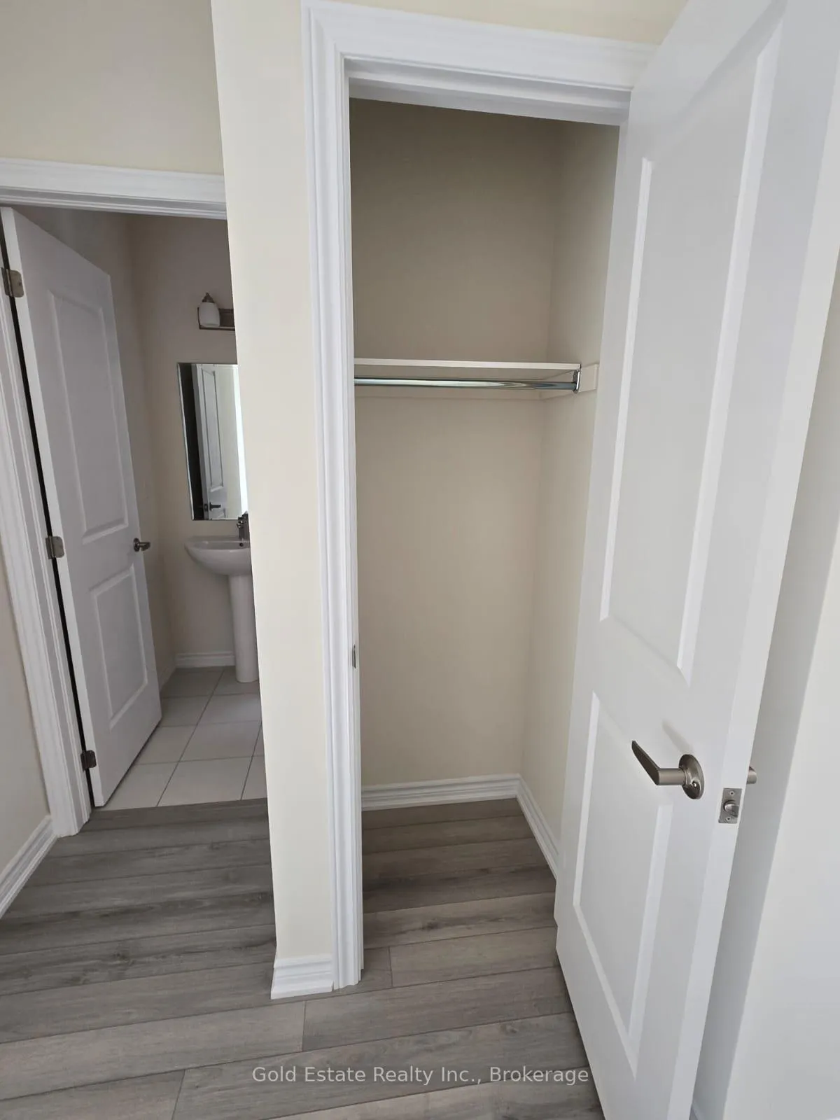 Photo 75 of 135 Mcgill Avenue, Kitchener, Mill Courtland Woodside Park — HOMEH
