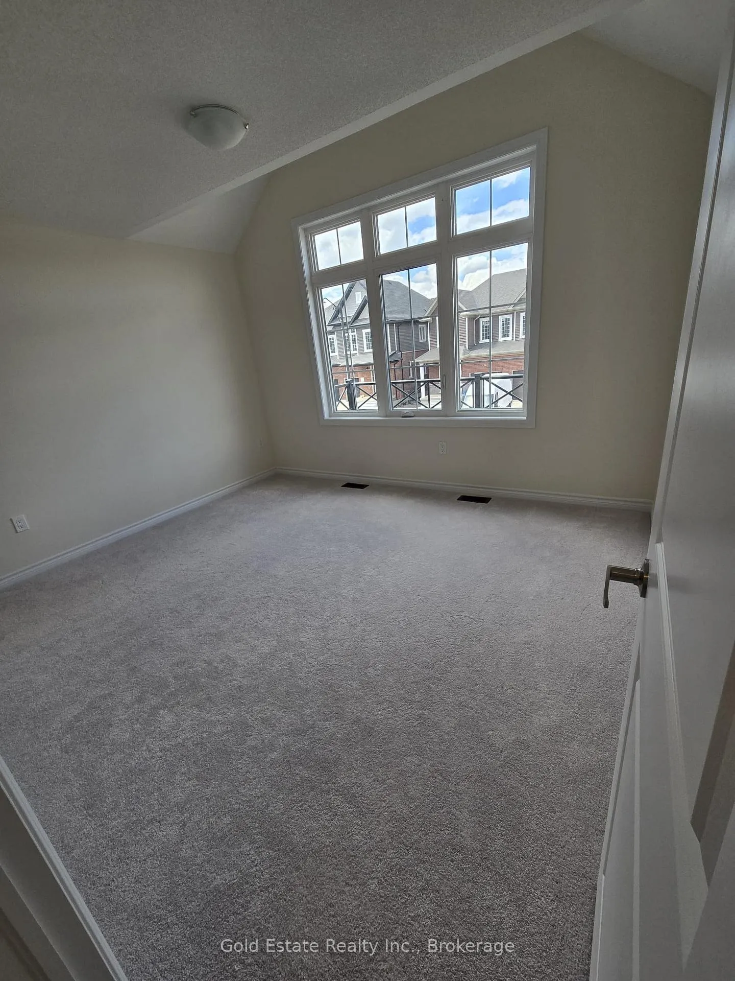 Photo 100 of 135 Mcgill Avenue, Kitchener, Mill Courtland Woodside Park — HOMEH