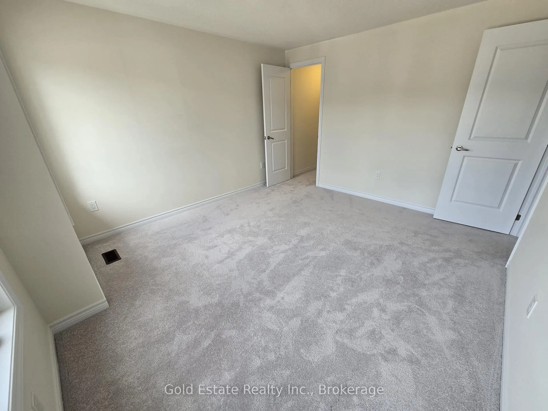 Photo 138 of 135 Mcgill Avenue, Kitchener, Mill Courtland Woodside Park — HOMEH