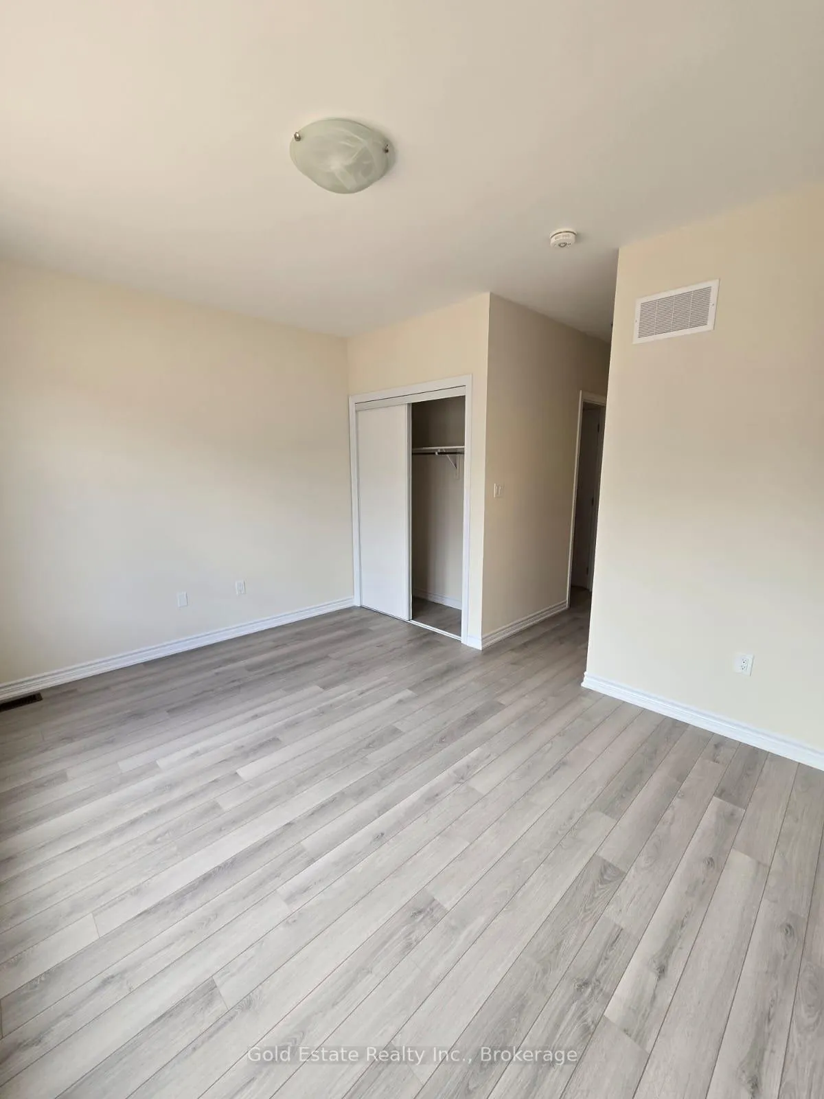 Photo 181 of 135 Mcgill Avenue, Kitchener, Mill Courtland Woodside Park — HOMEH