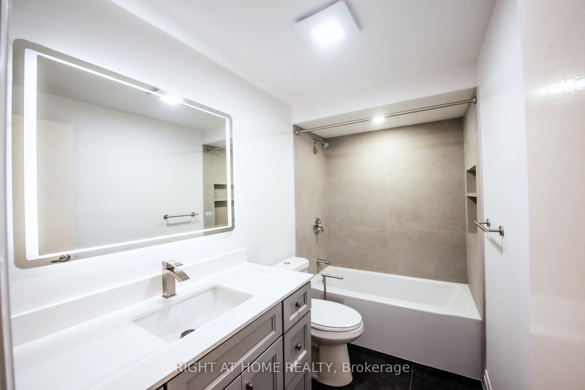 Photo 15 of 240 Simonston Boulevard, Markham, German Mills — HOMEH