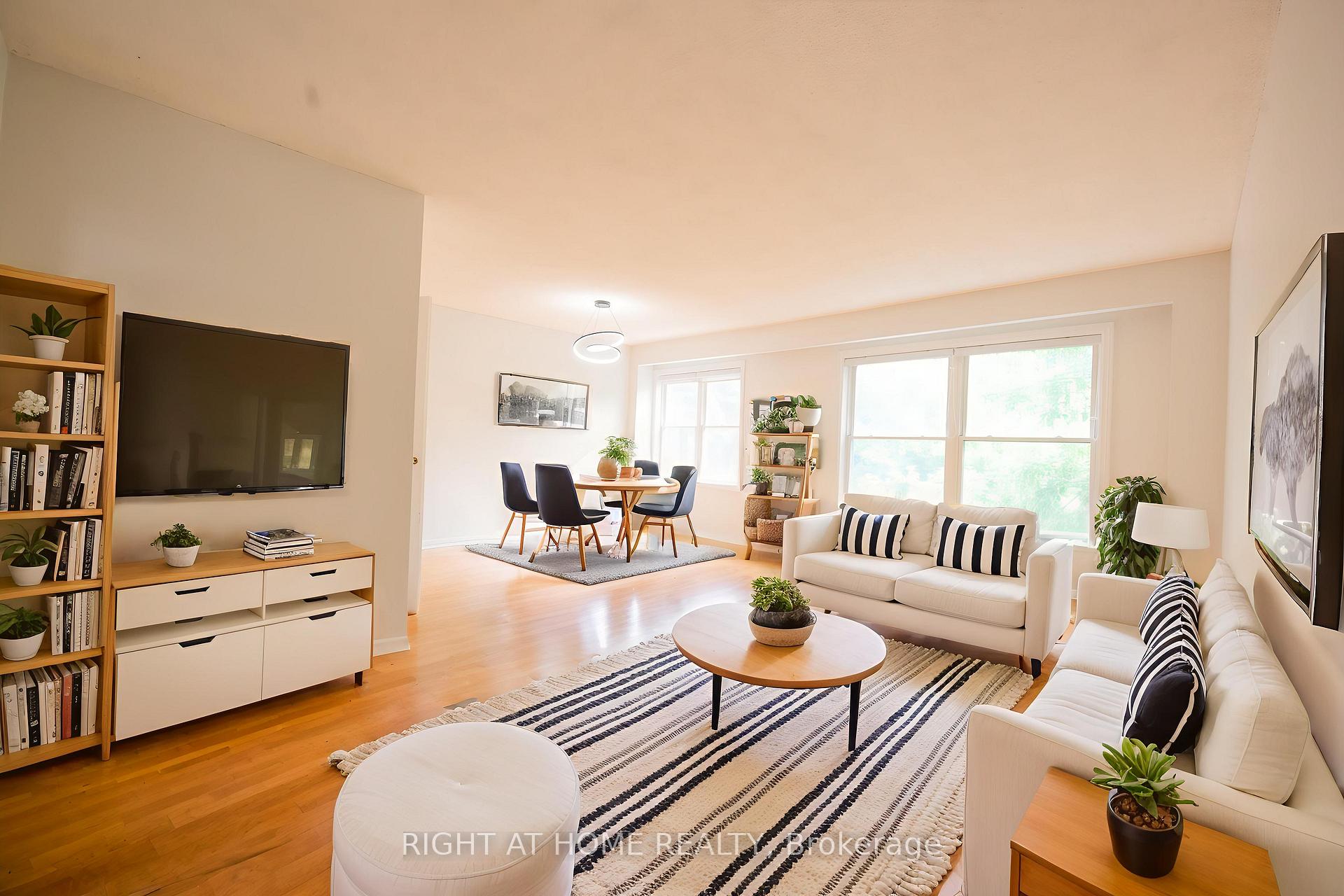 Photo 22 of 240 Simonston Boulevard, Markham, German Mills — HOMEH
