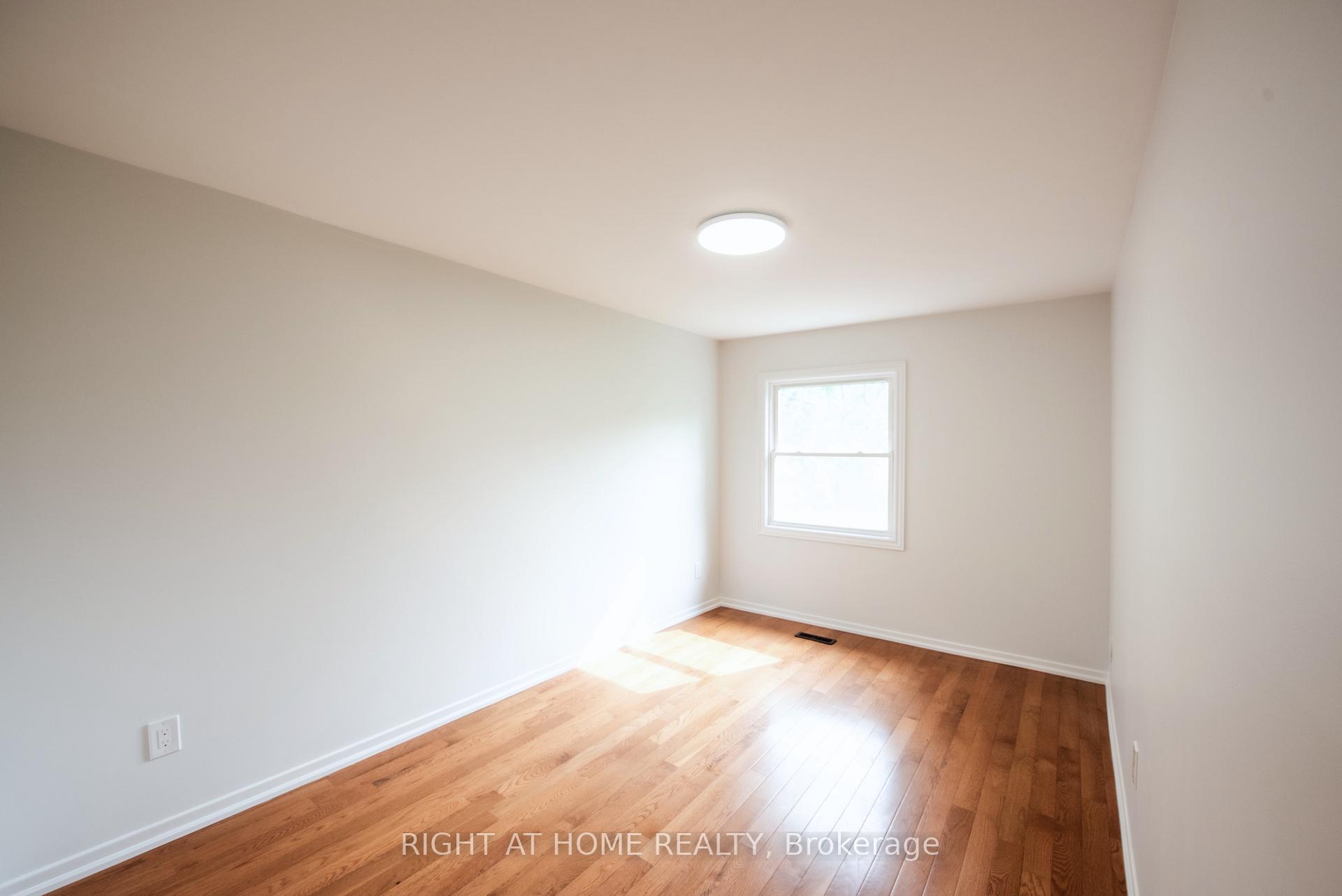 Photo 30 of 240 Simonston Boulevard, Markham, German Mills — HOMEH