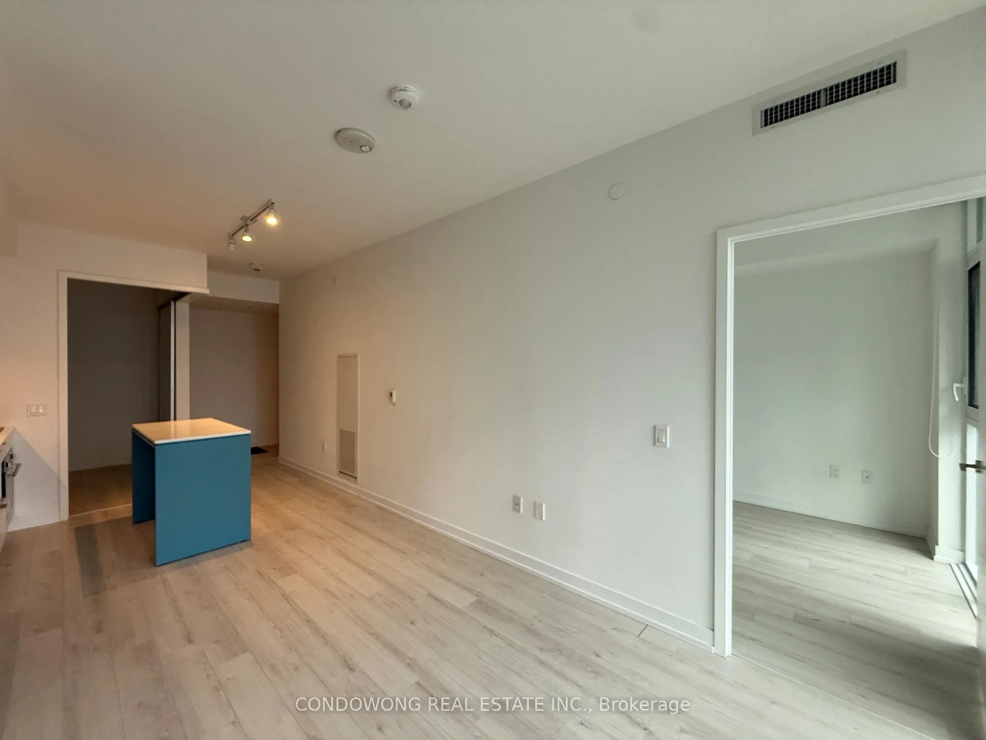 Photo 4 of Unit 1905, 33 Helendale Avenue, Toronto, Yonge-Eglinton — HOMEH