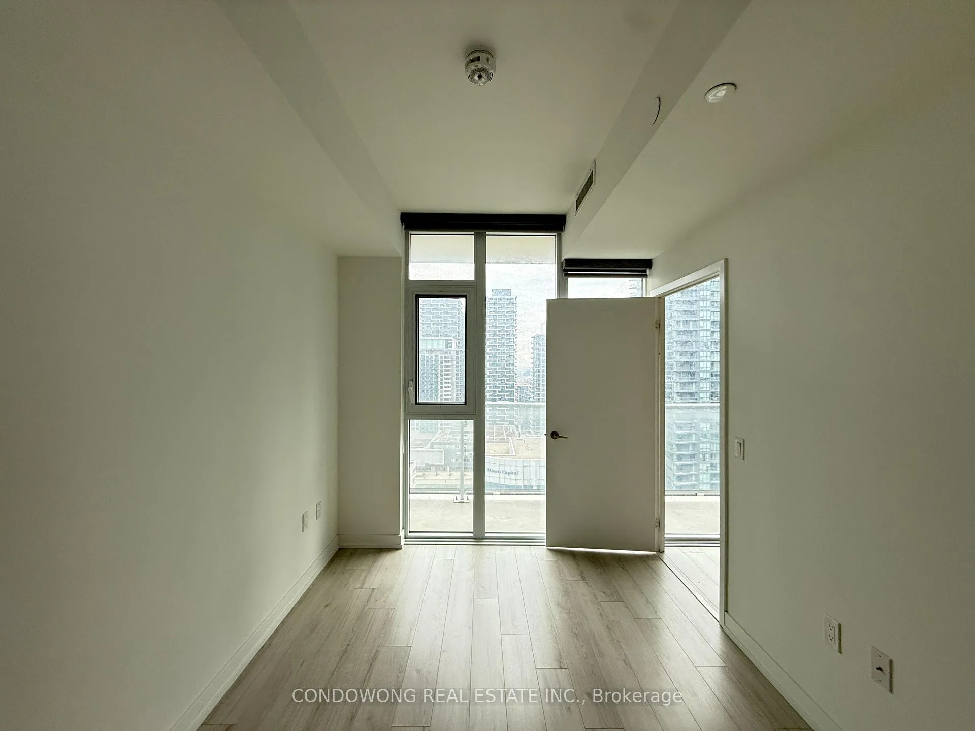 Photo 5 of Unit 1905, 33 Helendale Avenue, Toronto, Yonge-Eglinton — HOMEH