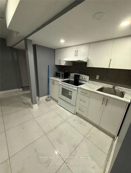 Photo 4 of Unit BASEMENT, 54 Clipstone Court, Brampton, Brampton West — HOMEH