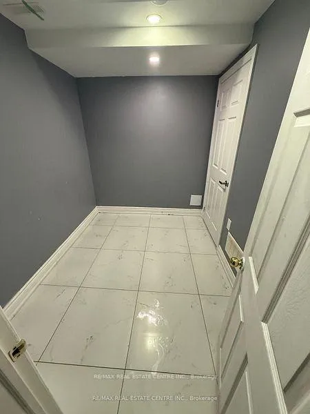 Photo 5 of Unit BASEMENT, 54 Clipstone Court, Brampton, Brampton West — HOMEH