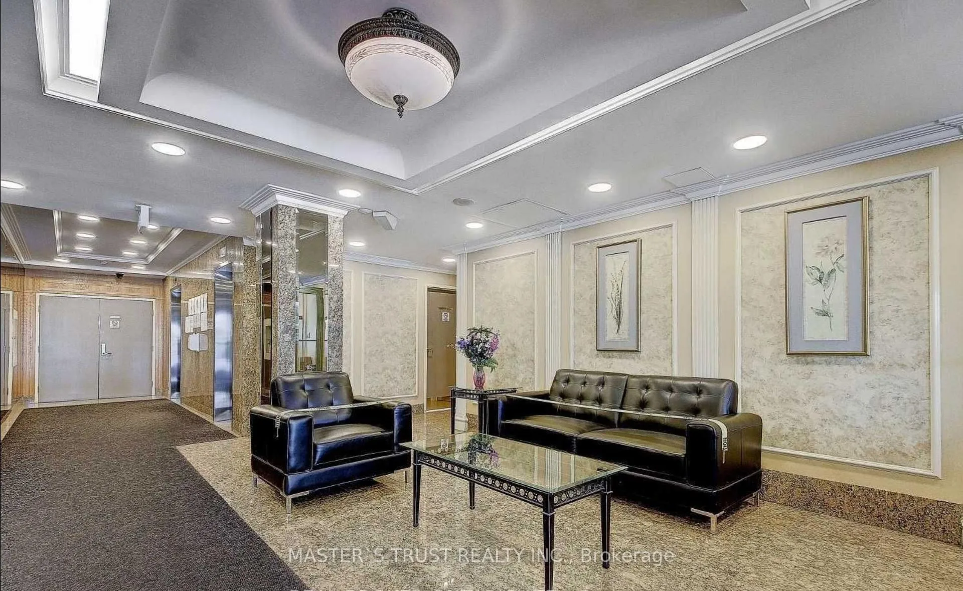 Photo 3 of Unit 1001, 135 Pond Drive, Markham, Commerce Valley — HOMEH
