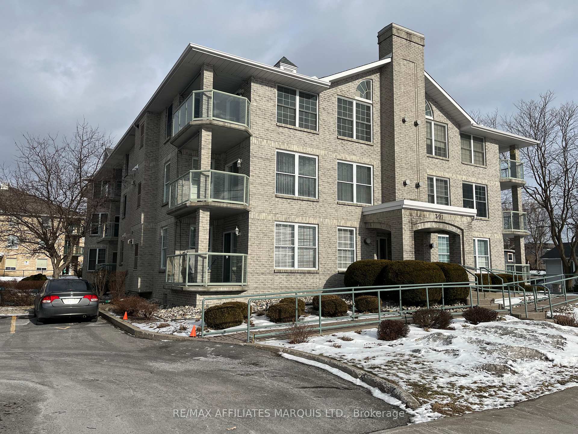 Photo 1 of Unit 302, 301 Water Street W, Cornwall — HOMEH