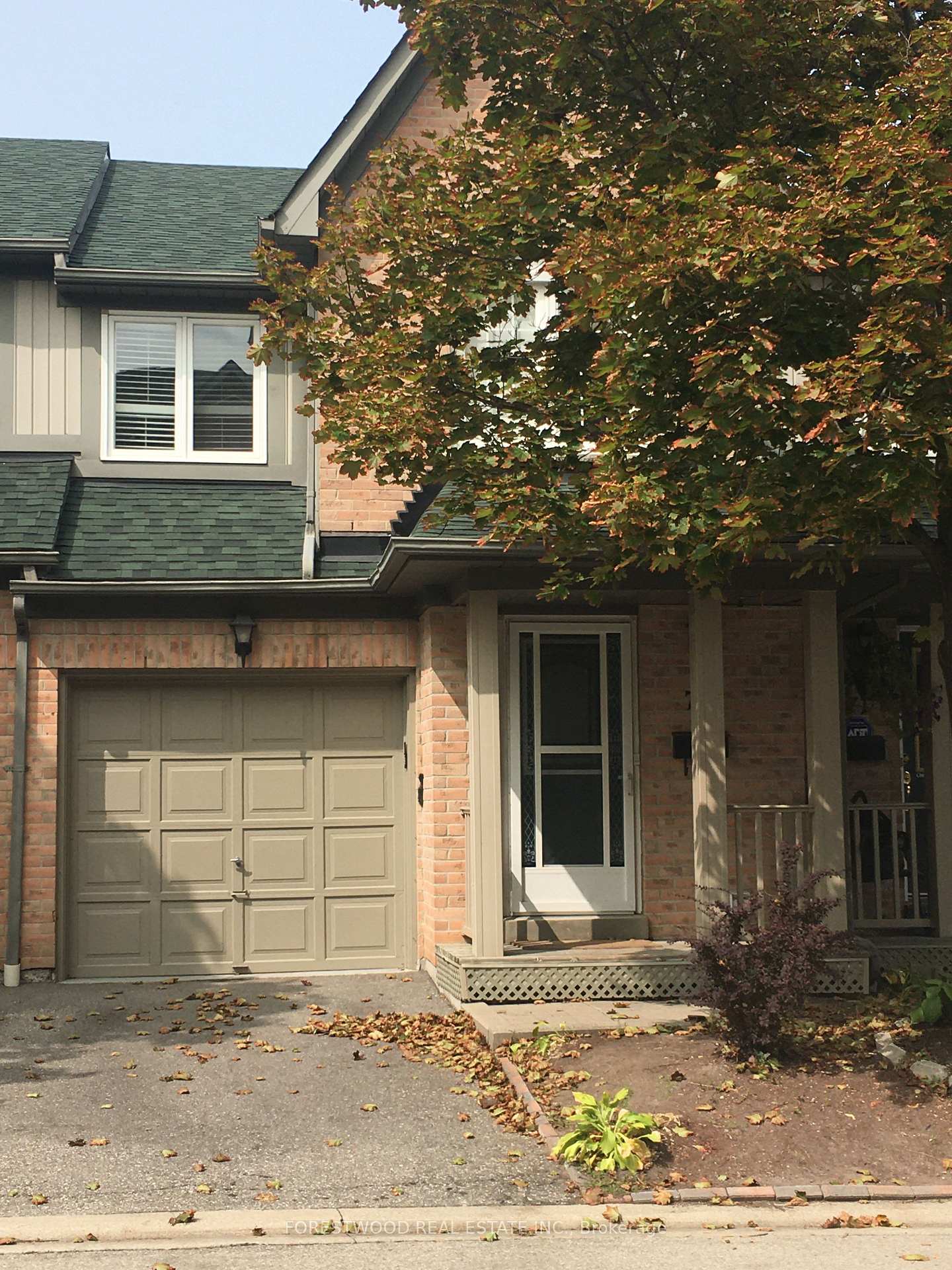 Front of Unit 70, 2945 Thomas Street