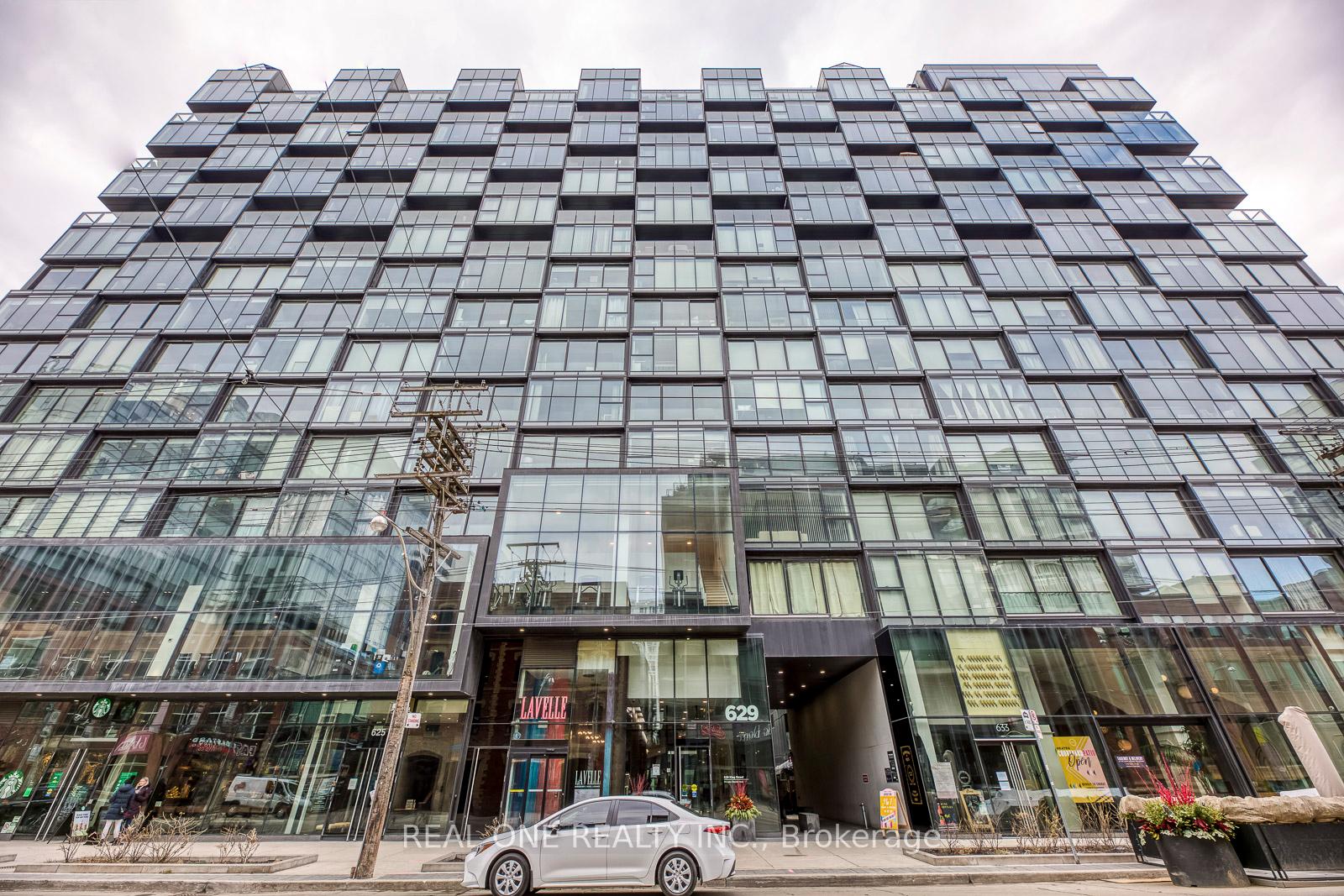 Front of Unit 913, 629 King Street W