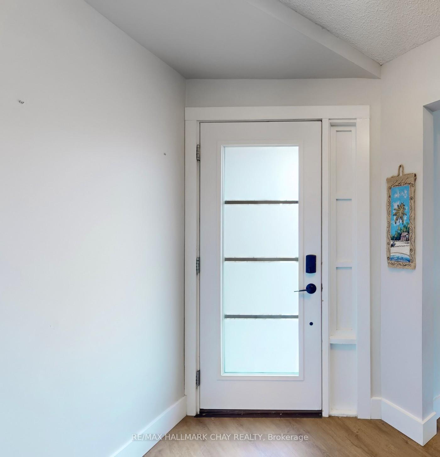 Photo 4 of 40 Shakespeare Crescent, Barrie, Letitia Heights — HOMEH