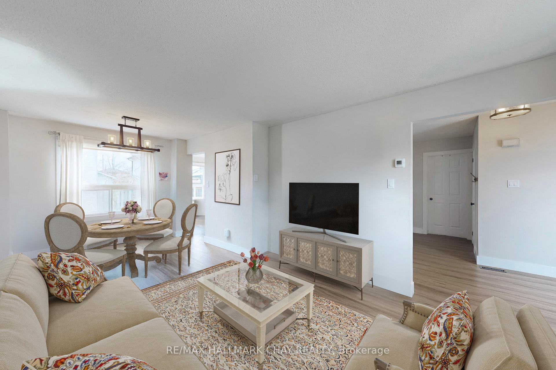 Photo 5 of 40 Shakespeare Crescent, Barrie, Letitia Heights — HOMEH