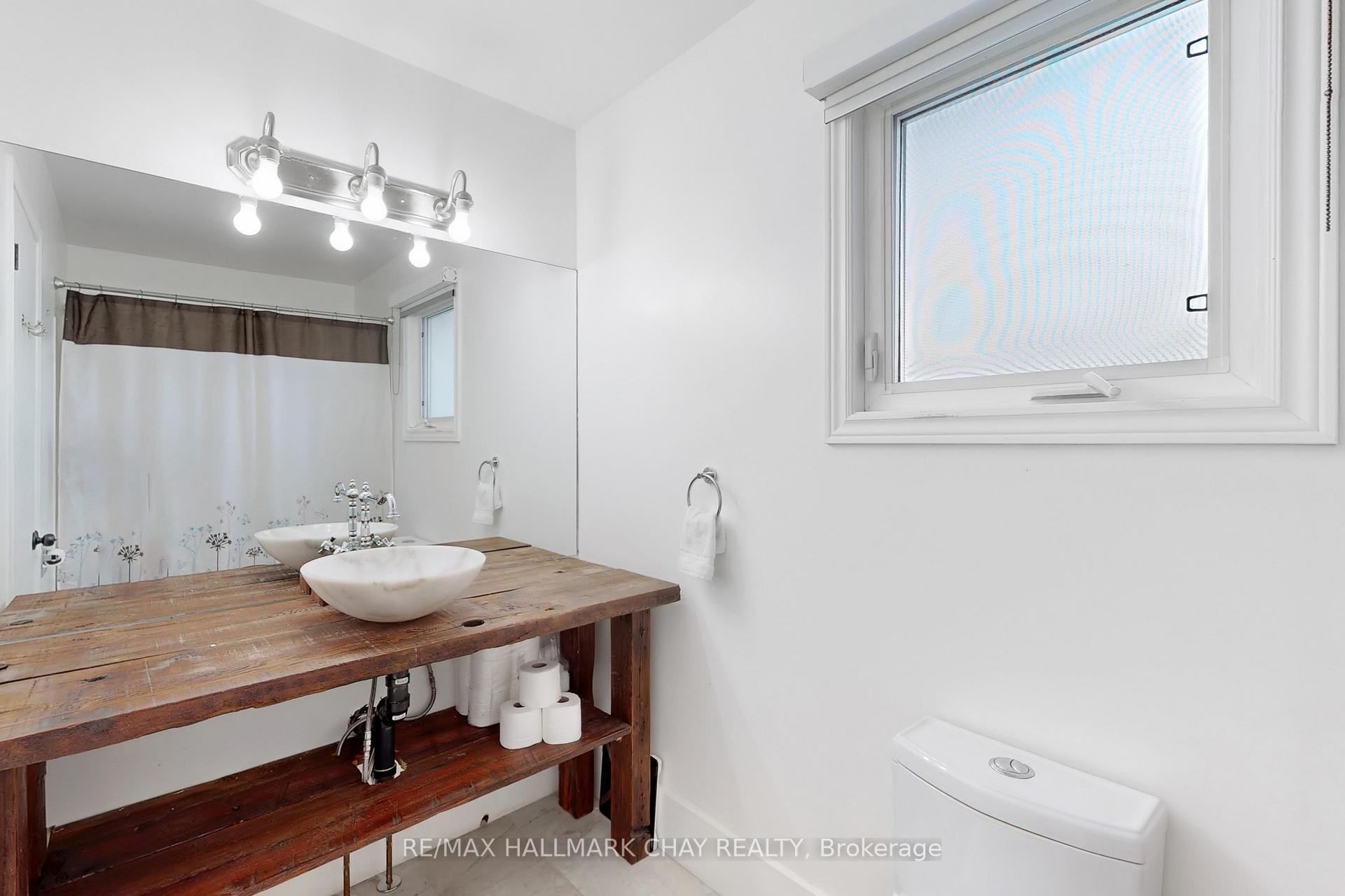 Photo 20 of 40 Shakespeare Crescent, Barrie, Letitia Heights — HOMEH