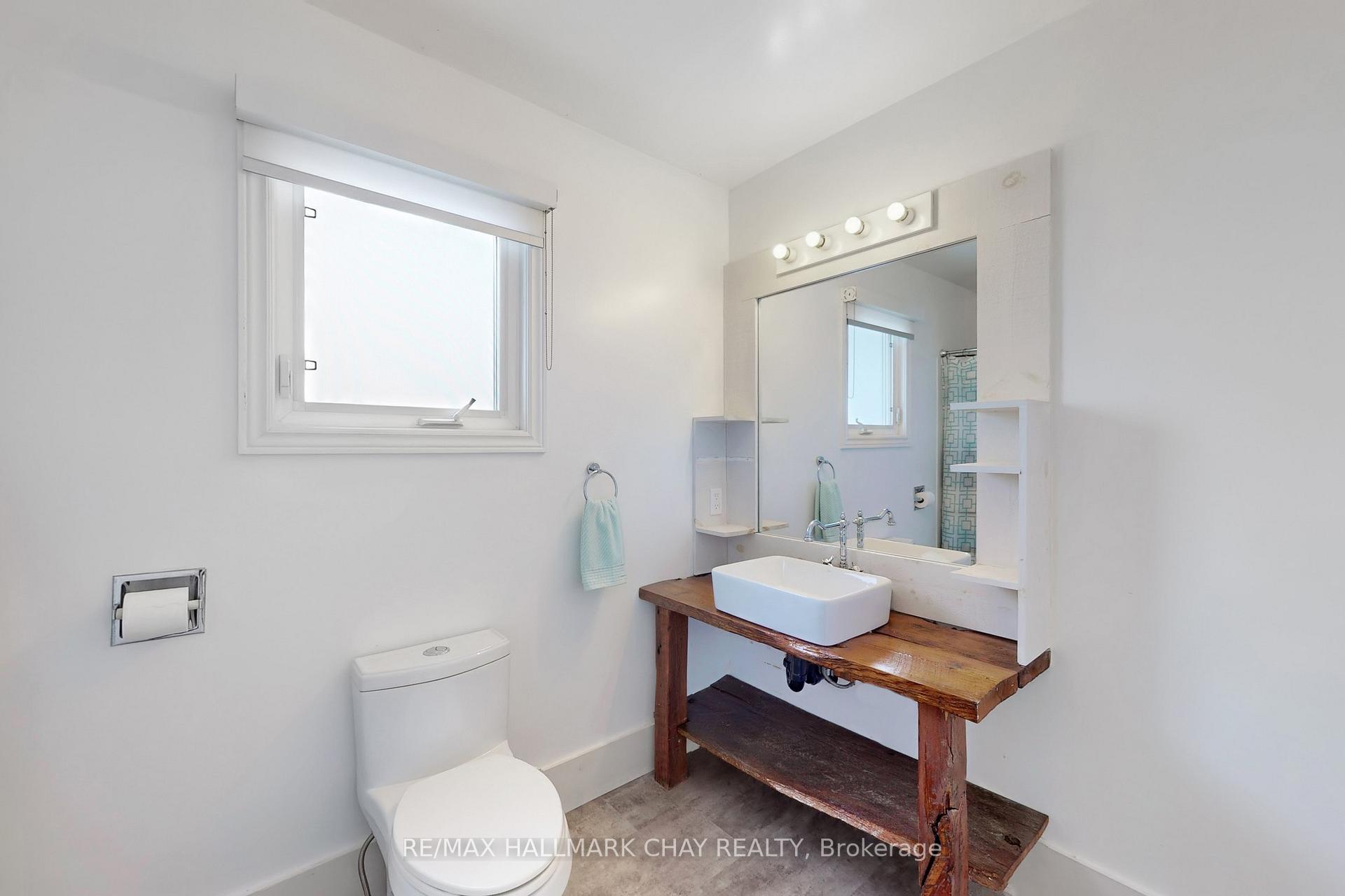 Photo 26 of 40 Shakespeare Crescent, Barrie, Letitia Heights — HOMEH