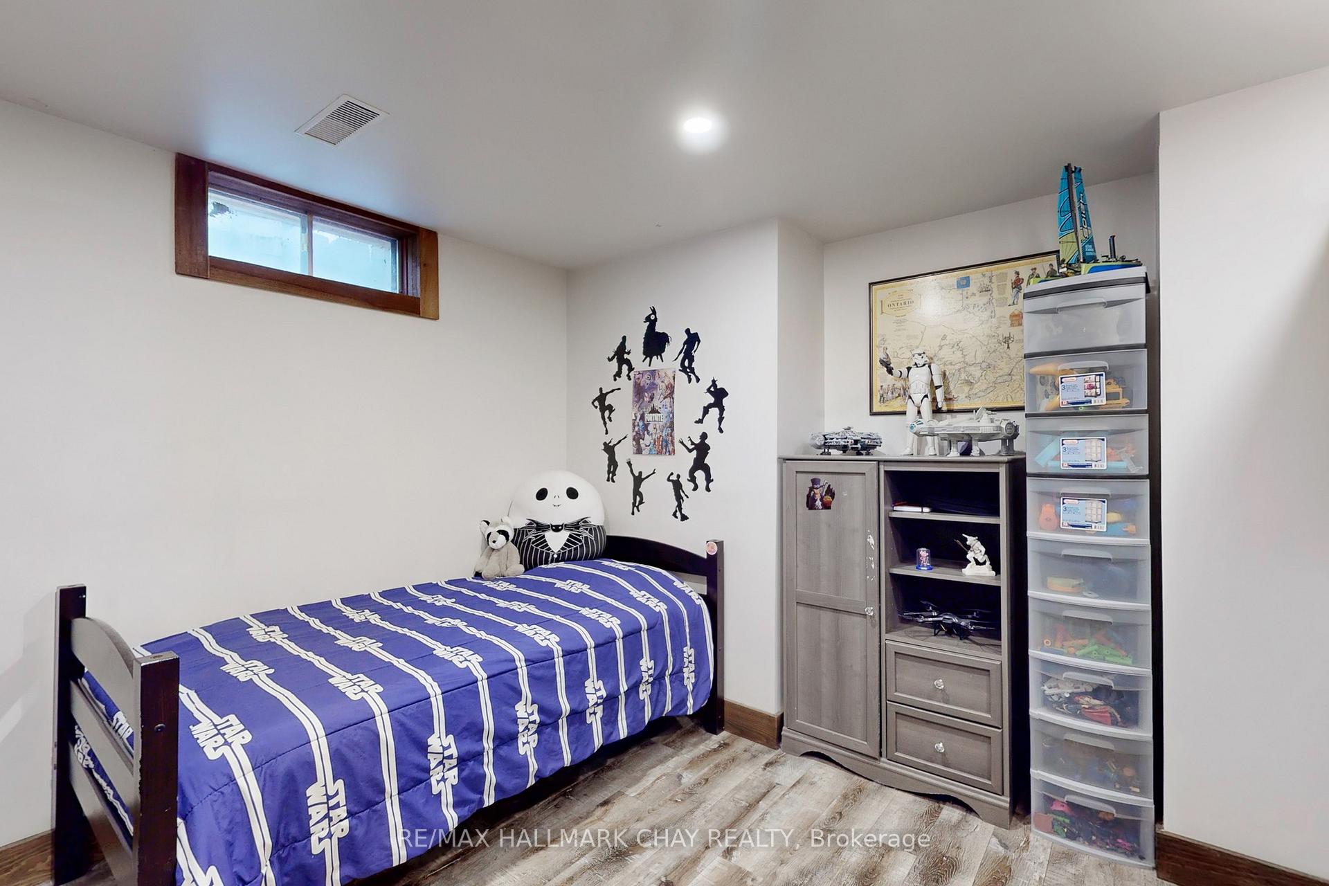 Photo 32 of 40 Shakespeare Crescent, Barrie, Letitia Heights — HOMEH