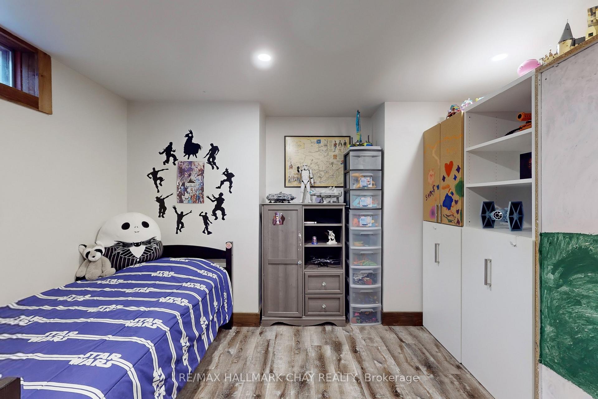 Photo 33 of 40 Shakespeare Crescent, Barrie, Letitia Heights — HOMEH