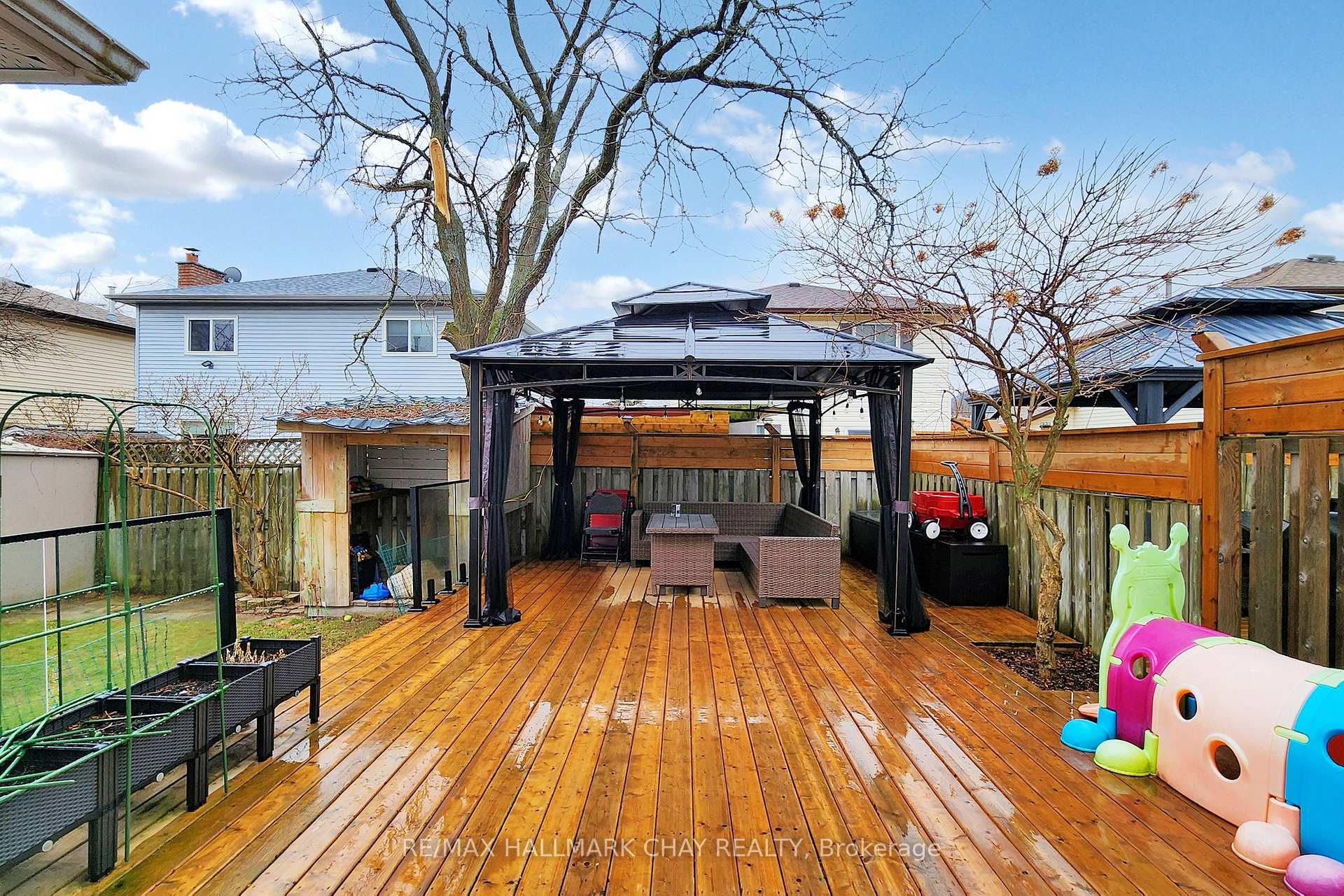 Photo 35 of 40 Shakespeare Crescent, Barrie, Letitia Heights — HOMEH