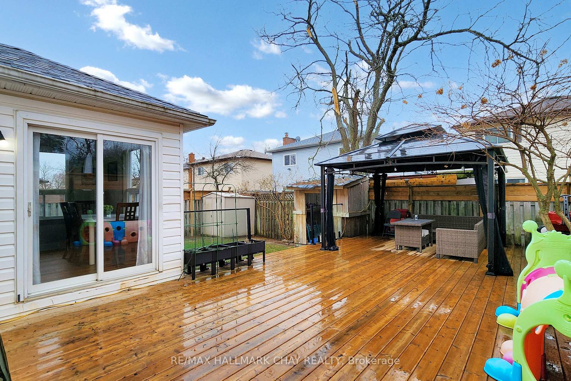 Photo 36 of 40 Shakespeare Crescent, Barrie, Letitia Heights — HOMEH