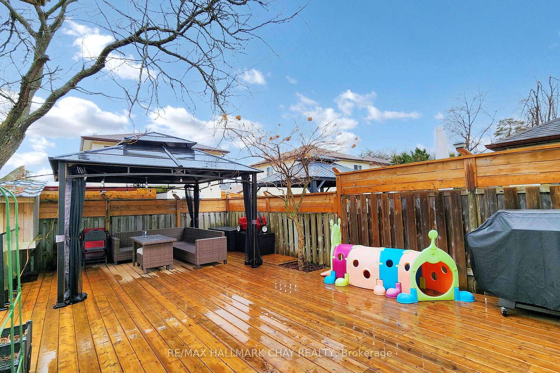 Photo 38 of 40 Shakespeare Crescent, Barrie, Letitia Heights — HOMEH