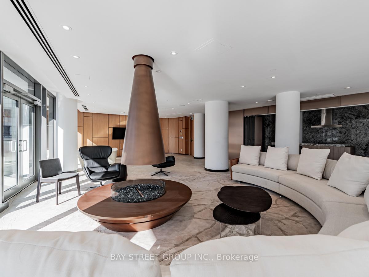Photo 7 of Unit 1608, 11 Wellesley Street W, Toronto, Bay Street Corridor — HOMEH