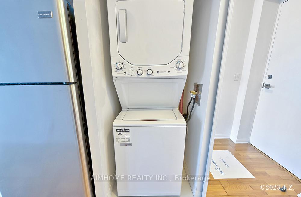 Photo 4 of Unit 1807, 832 Bay Street, Toronto, Bay Street Corridor — HOMEH