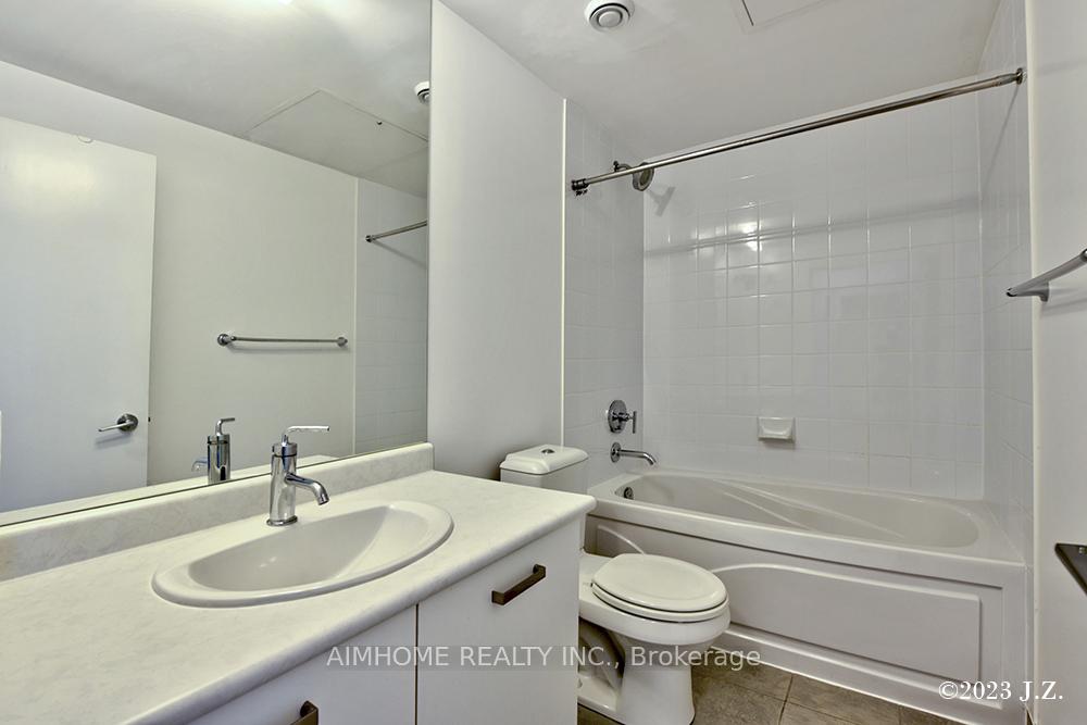 Photo 5 of Unit 1807, 832 Bay Street, Toronto, Bay Street Corridor — HOMEH